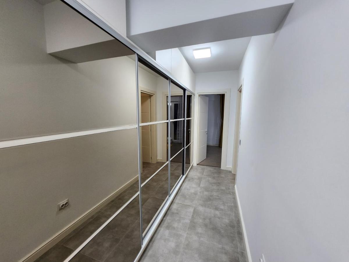 Near Airport 2 Rooms Apartments In Himson Iasi Exterior foto