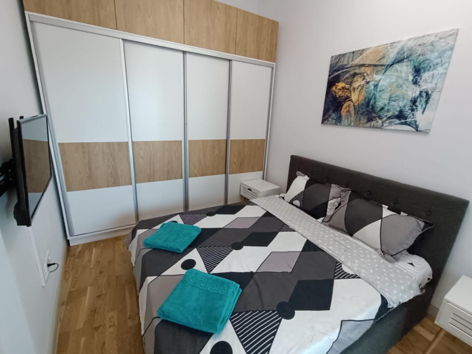 Near Airport 2 Rooms Apartments In Himson Iasi Exterior foto